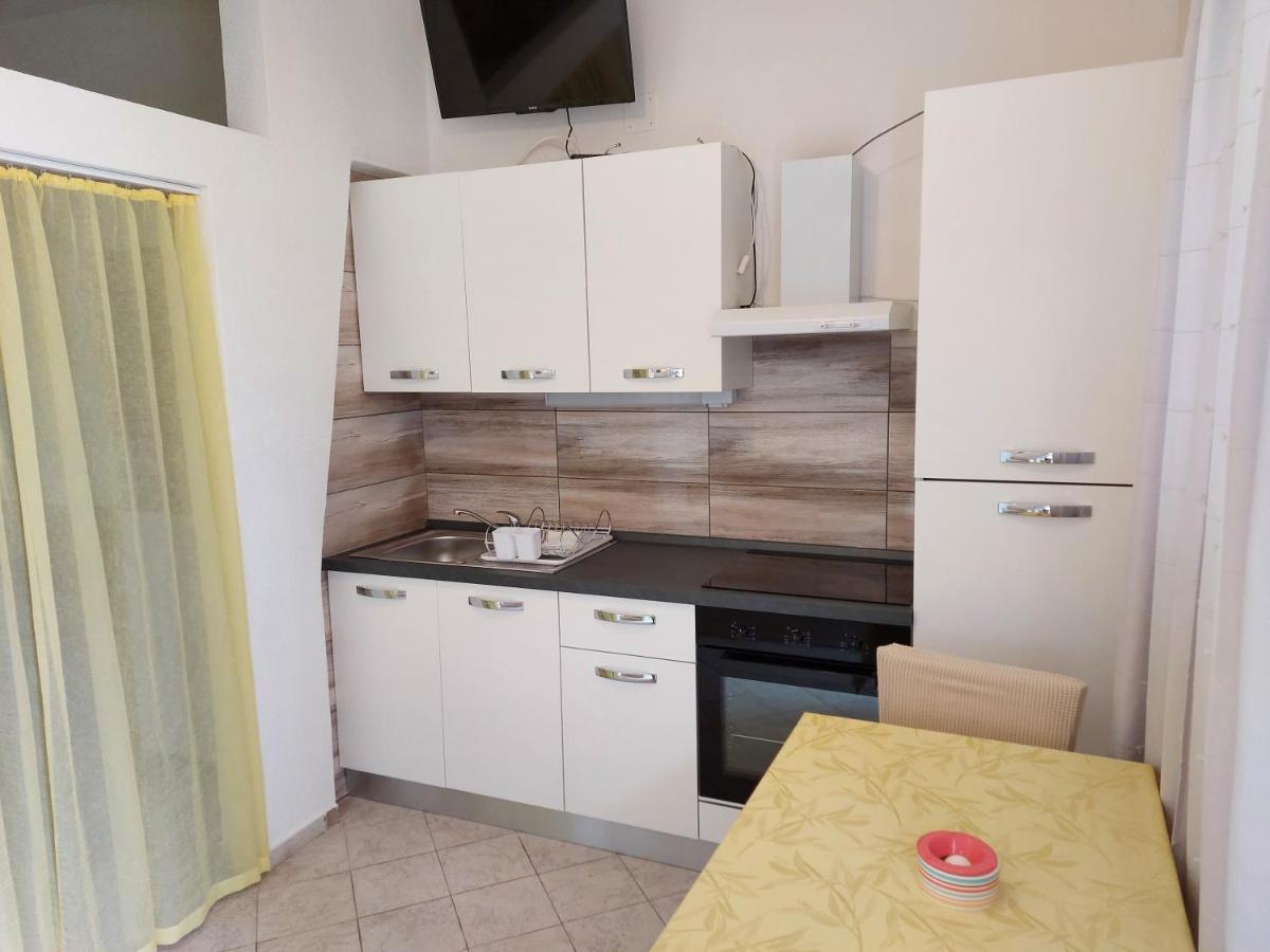 Apartments & Rooms Nensi Baška Eksteriør billede