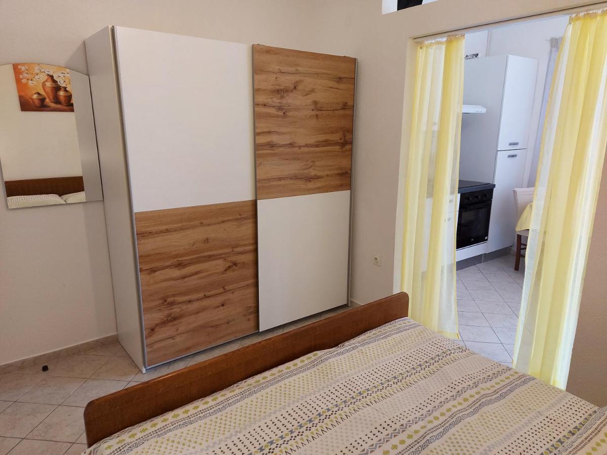 Apartments & Rooms Nensi Baška Eksteriør billede