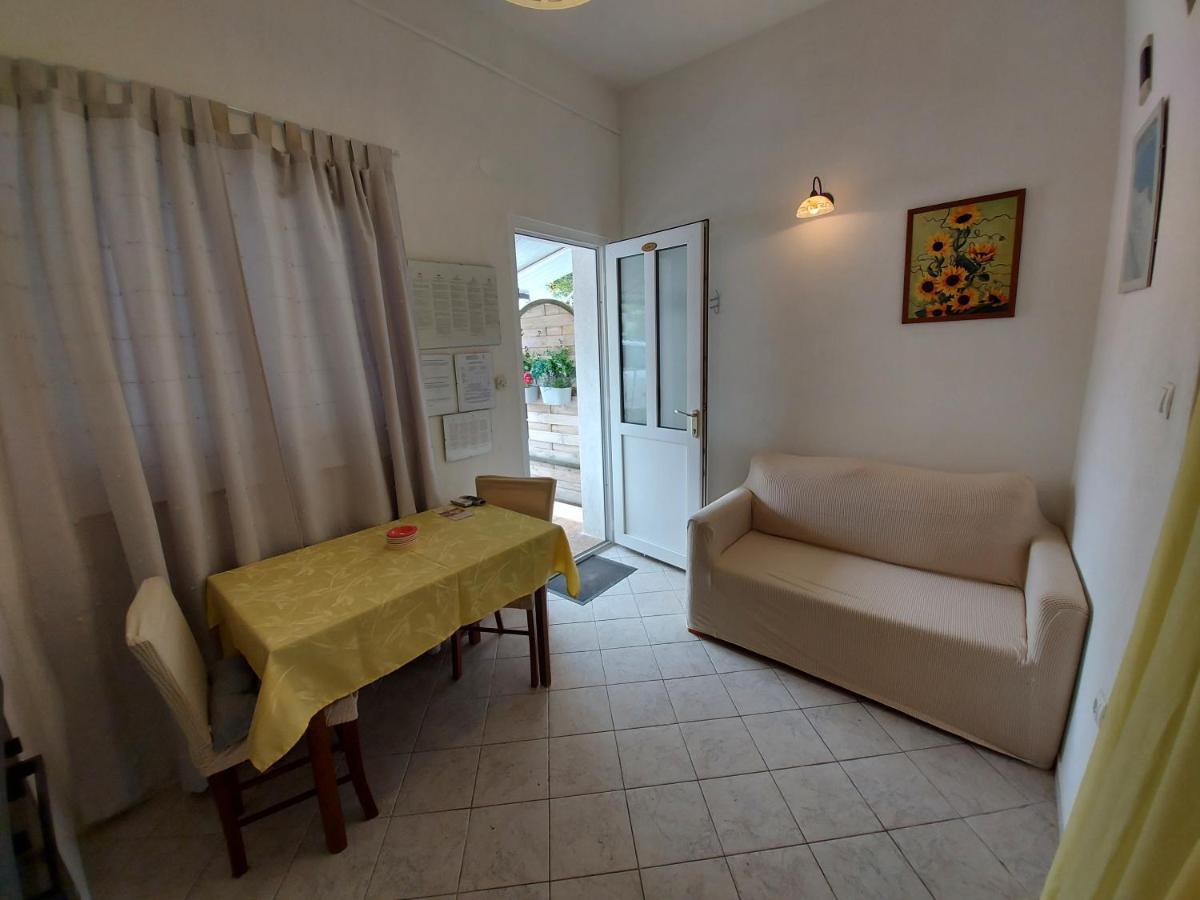 Apartments & Rooms Nensi Baška Eksteriør billede