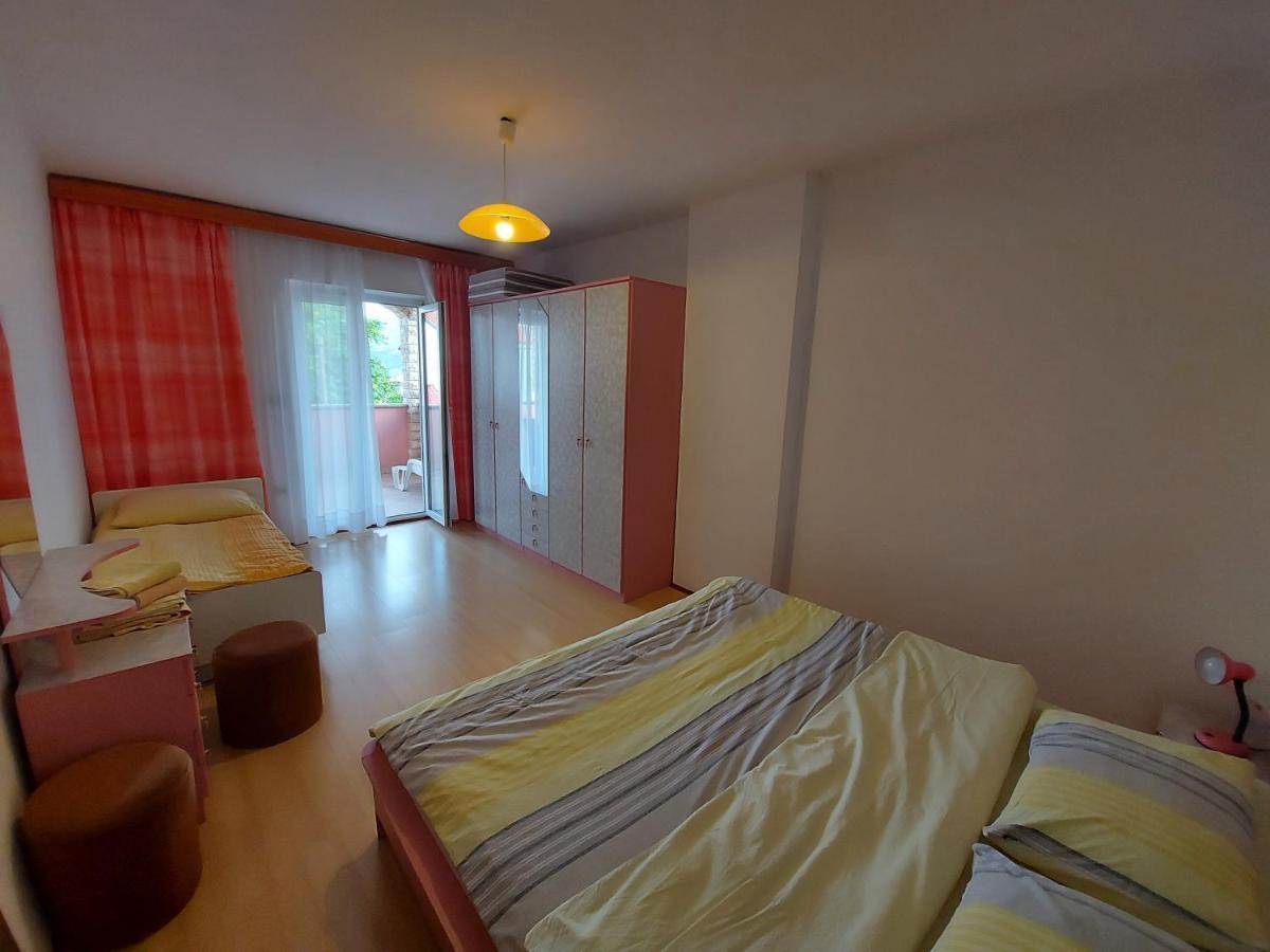 Apartments & Rooms Nensi Baška Eksteriør billede