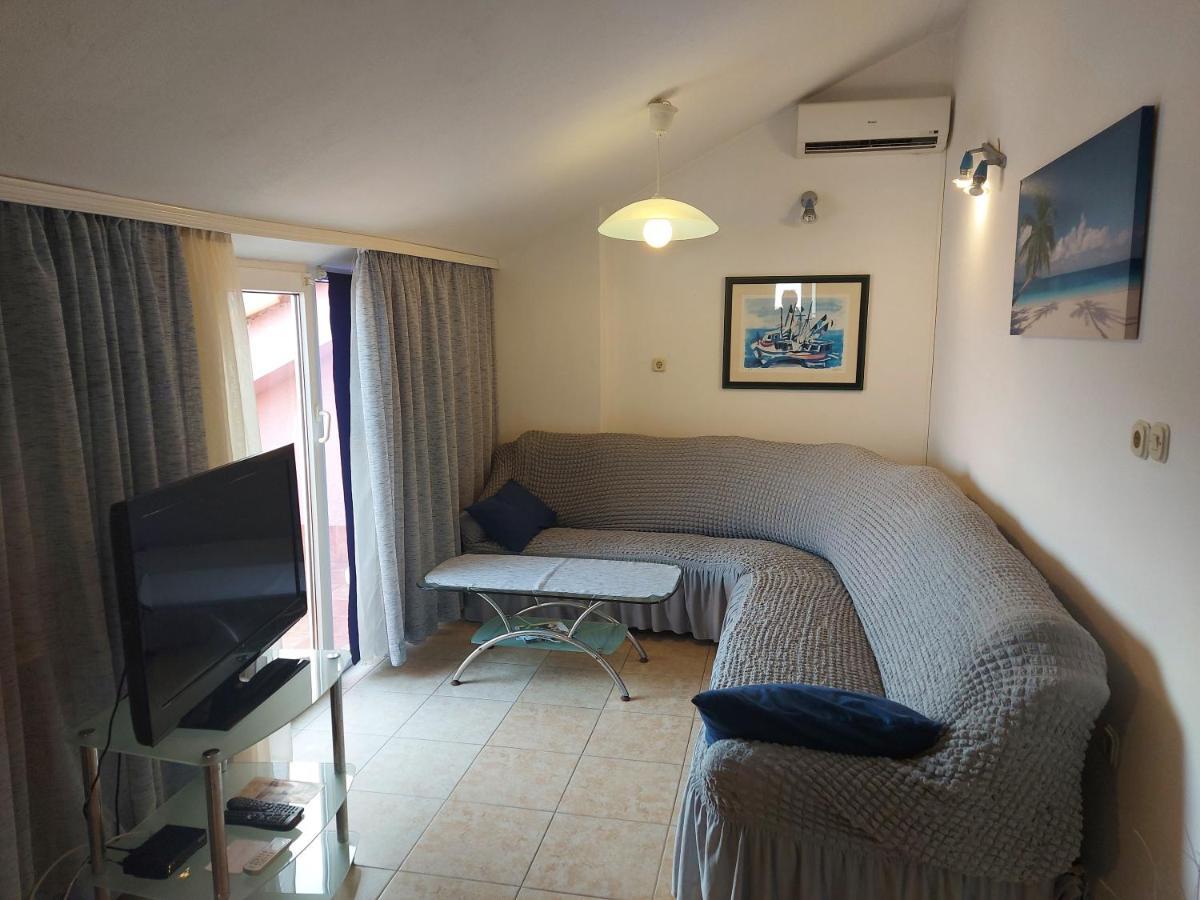Apartments & Rooms Nensi Baška Eksteriør billede