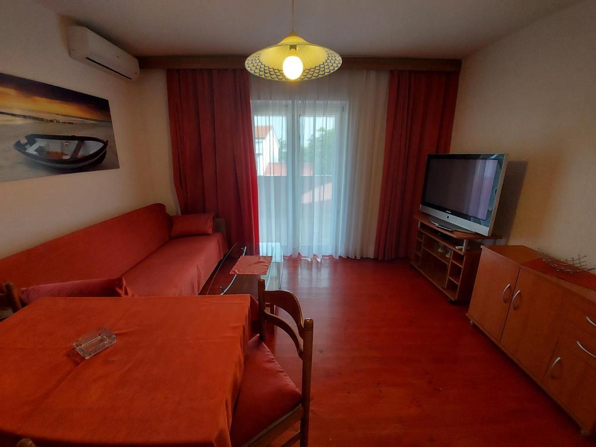 Apartments & Rooms Nensi Baška Eksteriør billede