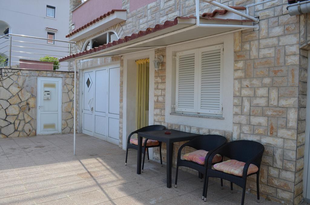 Apartments & Rooms Nensi Baška Eksteriør billede